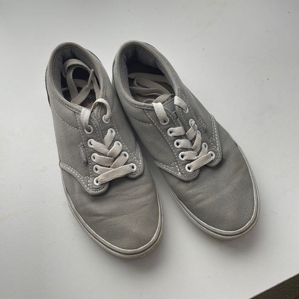 Grey low vans authentic